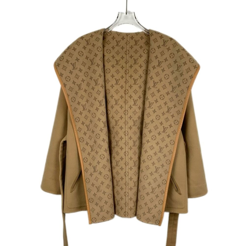 CW0329 Louis Vuitton Beige Hooded Wool Monogram Coat With Belt